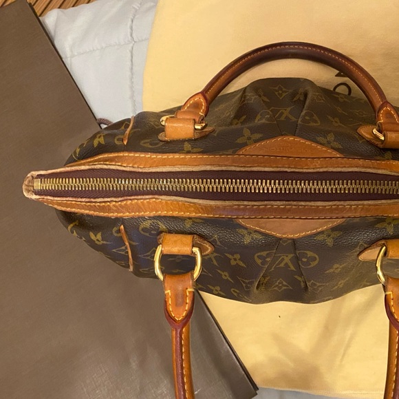 Louis Vuitton
Tivoli Handbag Monogram Canvas PM - Picture 16 of 16